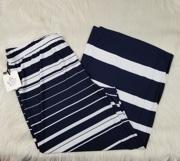 Chico's Pants - 3 for $25 Chico's Size 3P Navy & White Wide Leg
